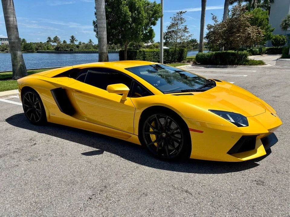2013 Lamborghini Aventador LP700-4 - Image 4 of 28