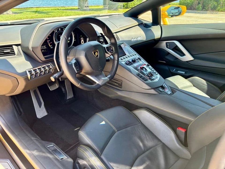 2013 Lamborghini Aventador LP700-4 - Image 19 of 28
