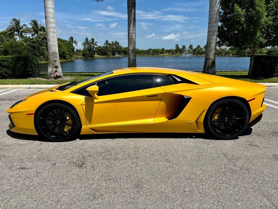2013 Lamborghini Aventador LP700-4 - Image 10 of 28