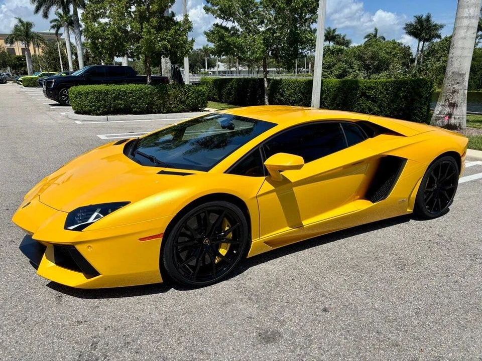 2013 Lamborghini Aventador LP700-4 - Image 12 of 28