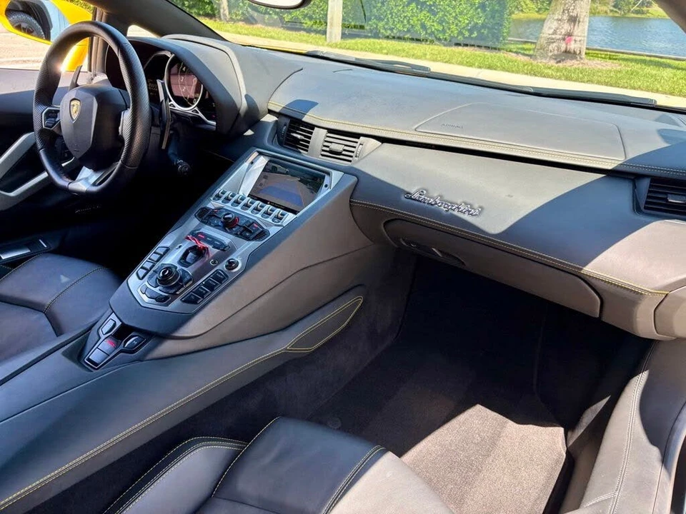 2013 Lamborghini Aventador LP700-4 - Image 22 of 28