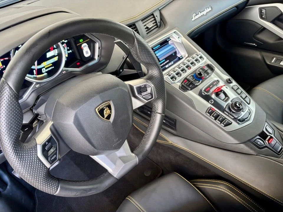 2013 Lamborghini Aventador LP700-4 - Image 15 of 28