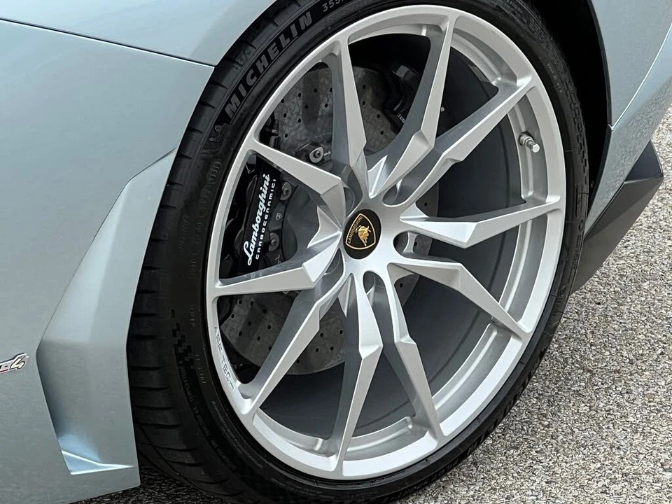 2013 Lamborghini Aventador LP700-4 - Image 22 of 31