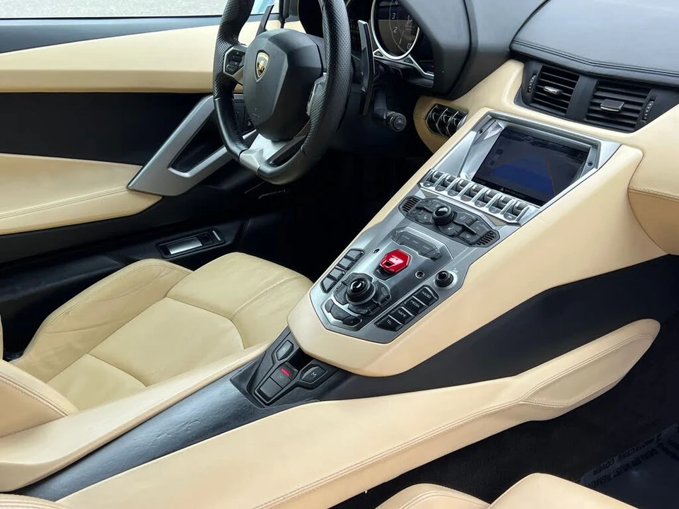 2013 Lamborghini Aventador LP700-4 - Image 3 of 31
