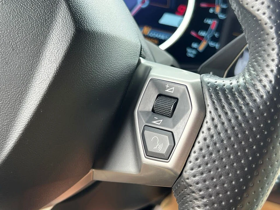 2013 Lamborghini Aventador LP700-4 - Image 27 of 31