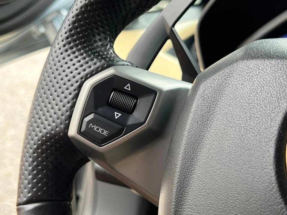 2013 Lamborghini Aventador LP700-4 - Image 26 of 31