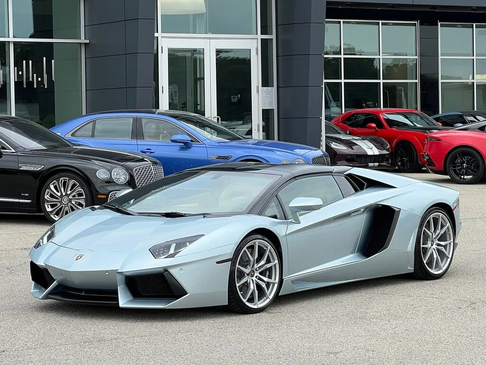 2013 Lamborghini Aventador LP700-4 - Image 2 of 31