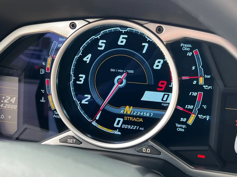 2013 Lamborghini Aventador LP700-4 - Image 28 of 31