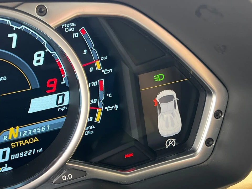 2013 Lamborghini Aventador LP700-4 - Image 29 of 31