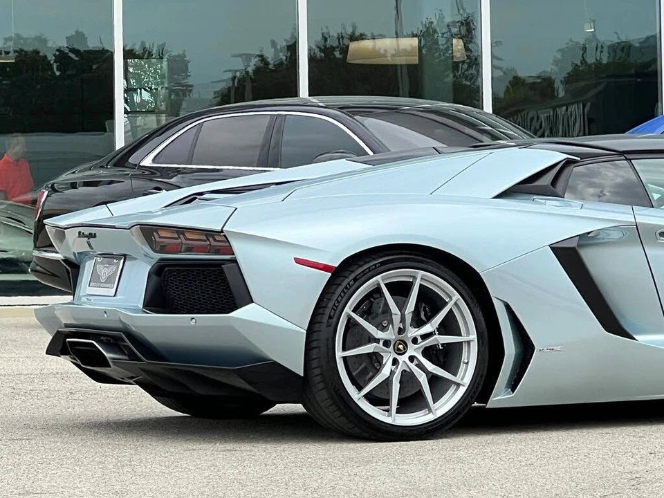 2013 Lamborghini Aventador LP700-4 - Image 16 of 31