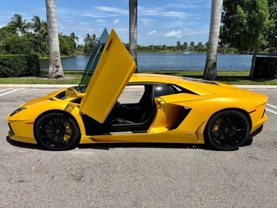 2013 Lamborghini Aventador LP700-4 - Image 5 of 8