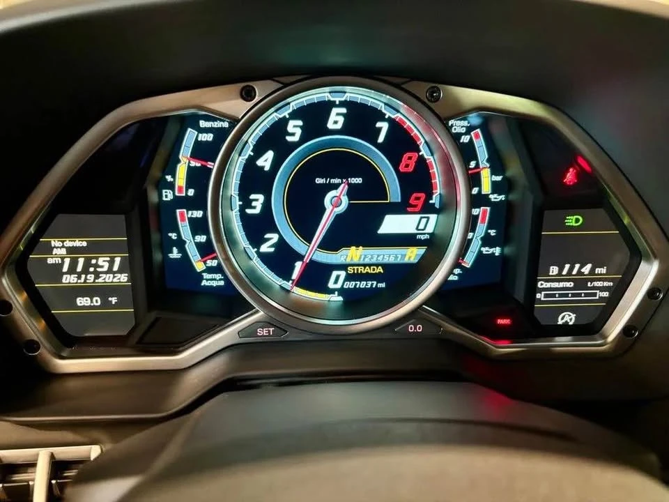 2013 Lamborghini Aventador LP700-4 - Image 6 of 8