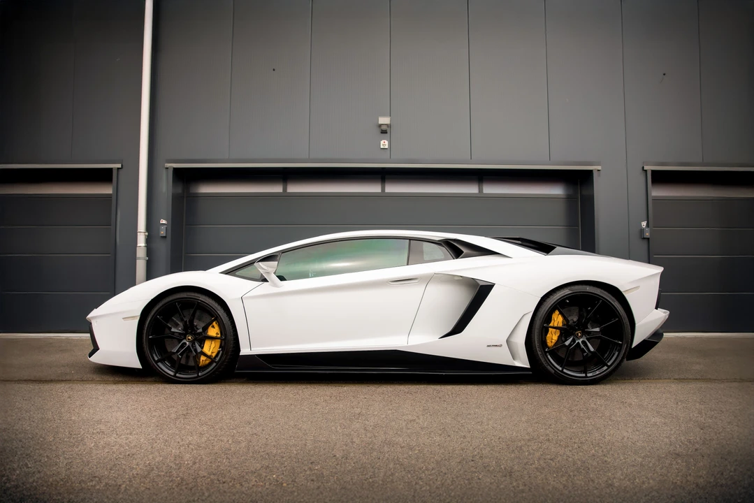 2013 Lamborghini Aventador LP700-4 - Image 3 of 31