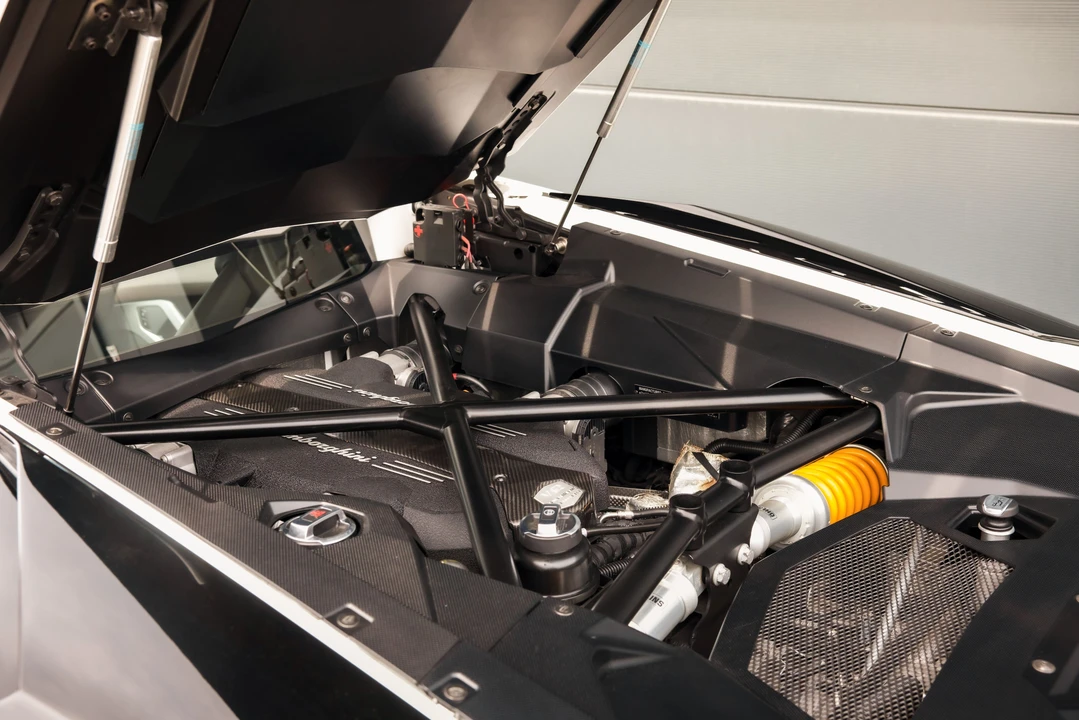 2013 Lamborghini Aventador LP700-4 - Image 14 of 31