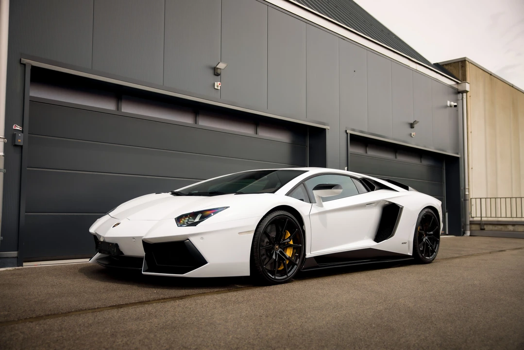 2013 Lamborghini Aventador LP700-4 - Image 4 of 31