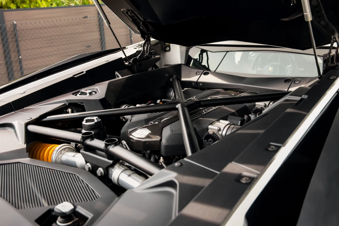 2013 Lamborghini Aventador LP700-4 - Image 11 of 31