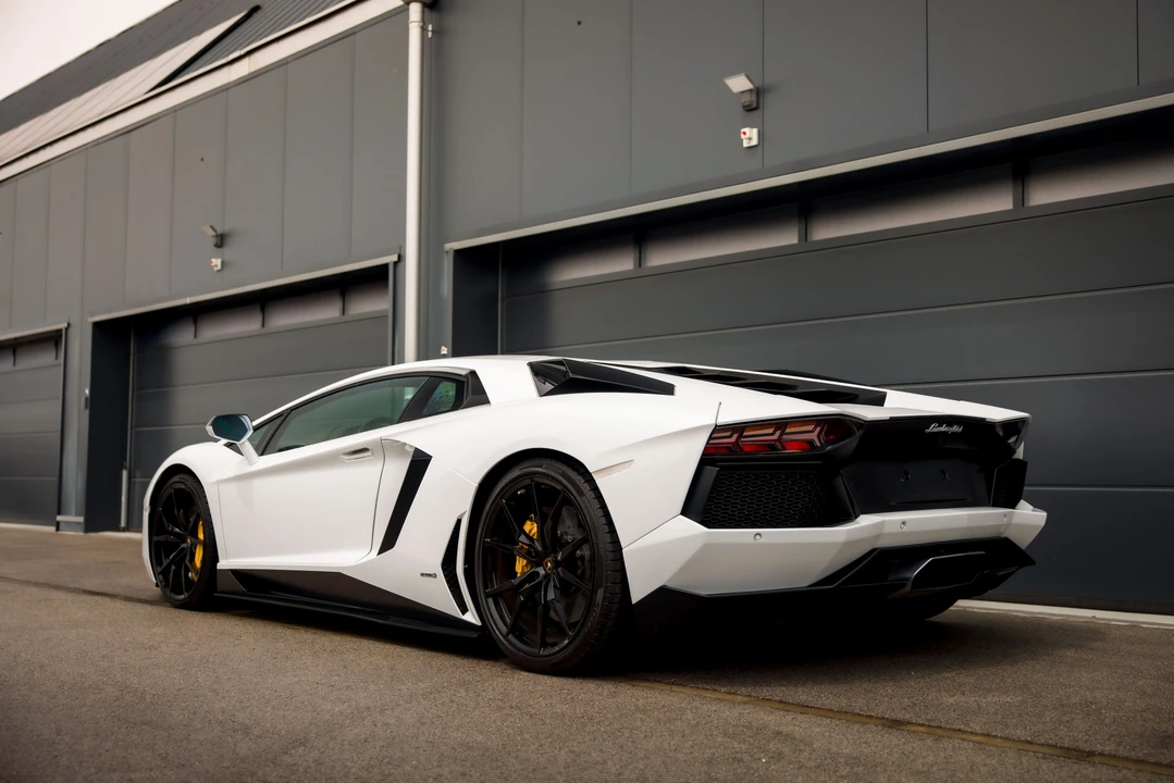 2013 Lamborghini Aventador LP700-4 - Image 2 of 31