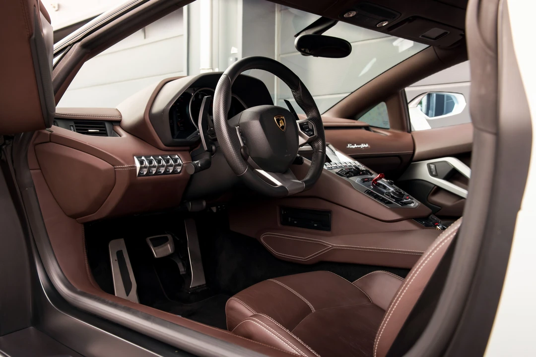 2013 Lamborghini Aventador LP700-4 - Image 28 of 31