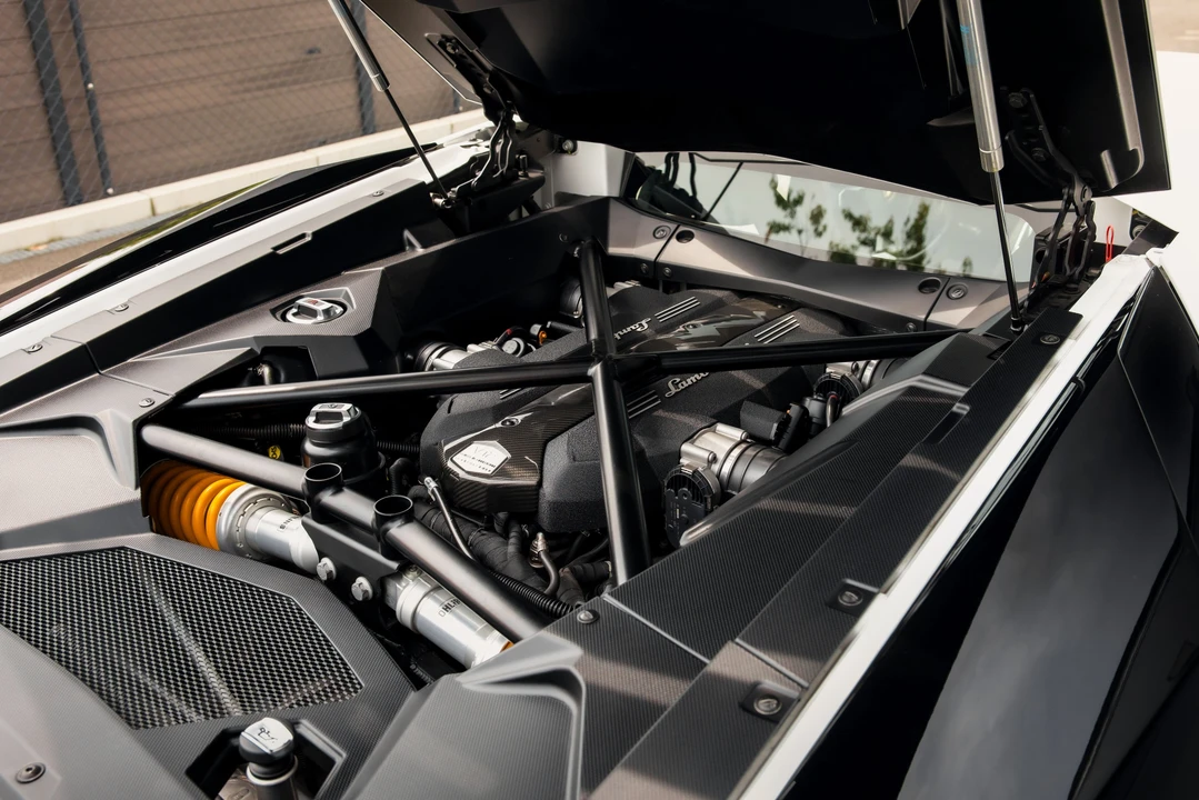 2013 Lamborghini Aventador LP700-4 - Image 12 of 31