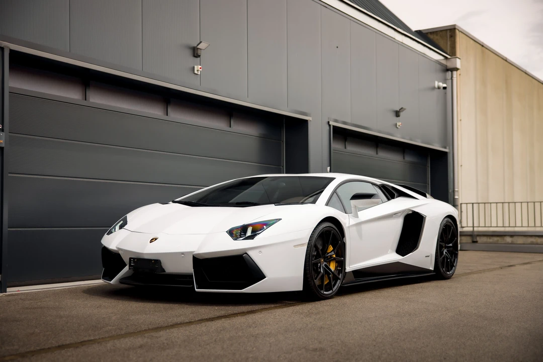 2013 Lamborghini Aventador LP700-4 - Image 5 of 31
