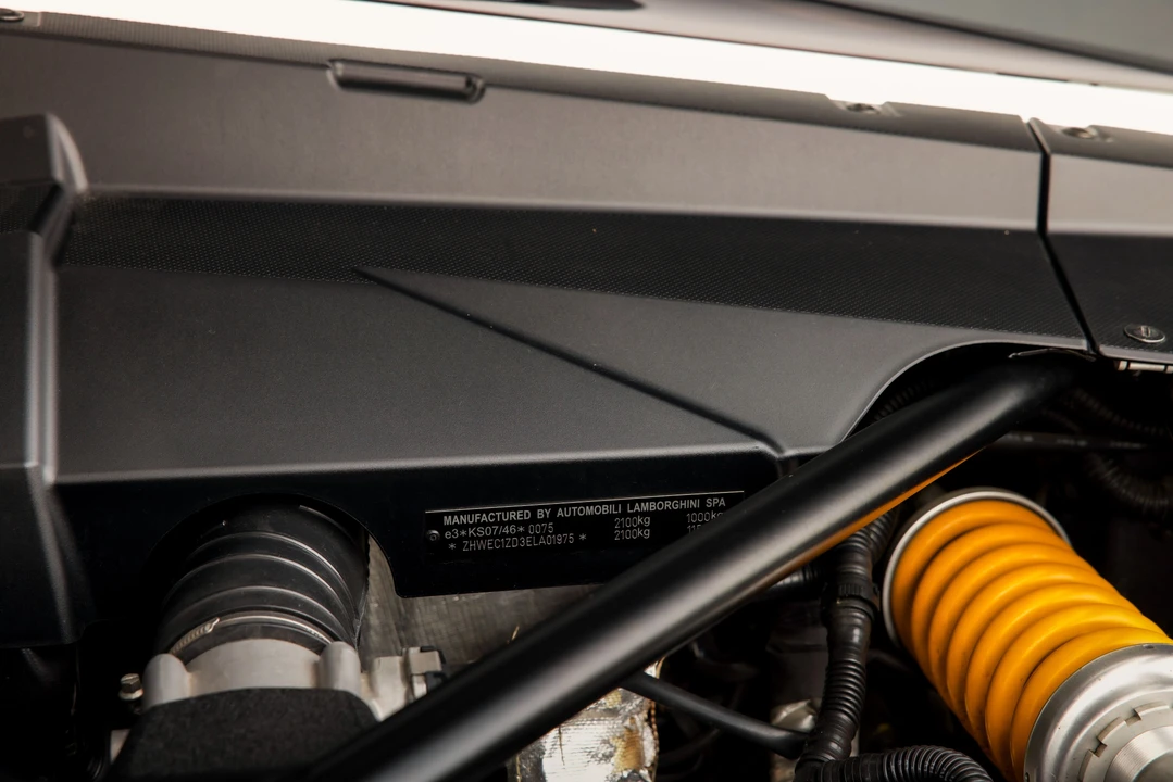 2013 Lamborghini Aventador LP700-4 - Image 6 of 31