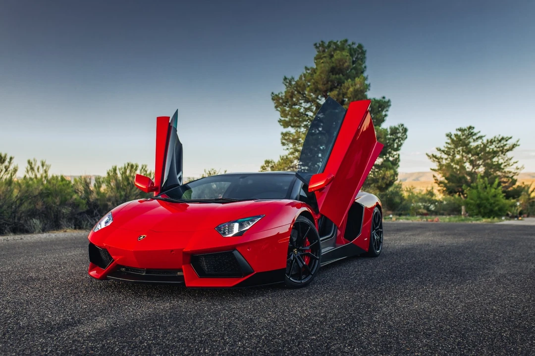 2013 Lamborghini Aventador LP700-4 - Image 2 of 12