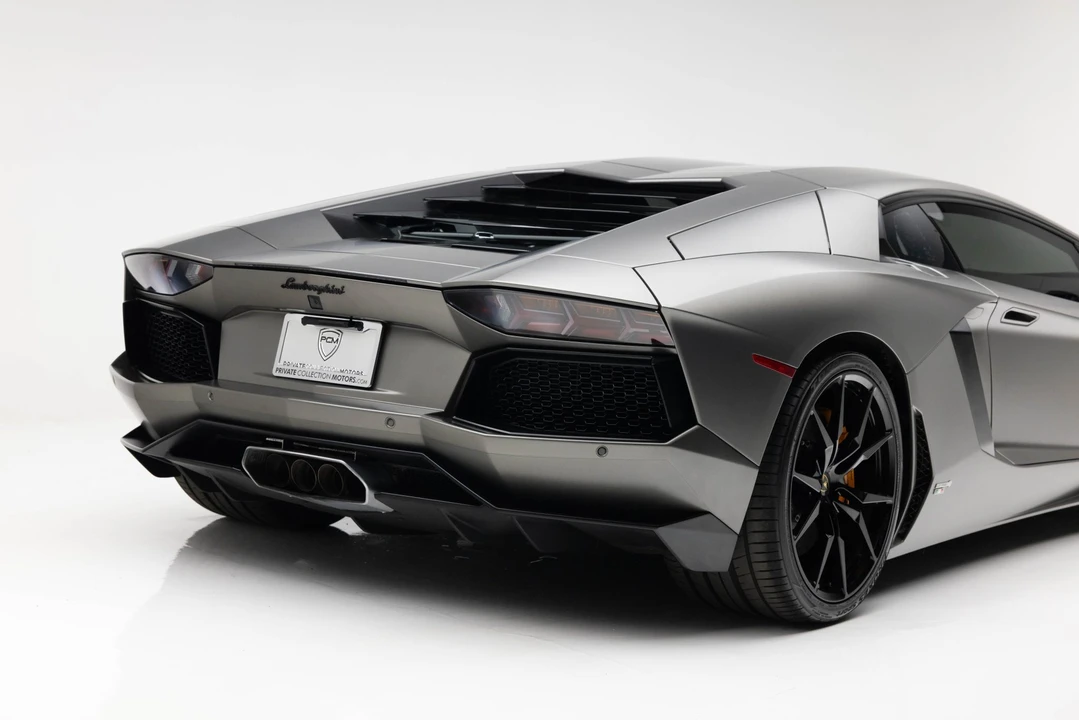 2013 Lamborghini Aventador LP700-4 - Image 20 of 31