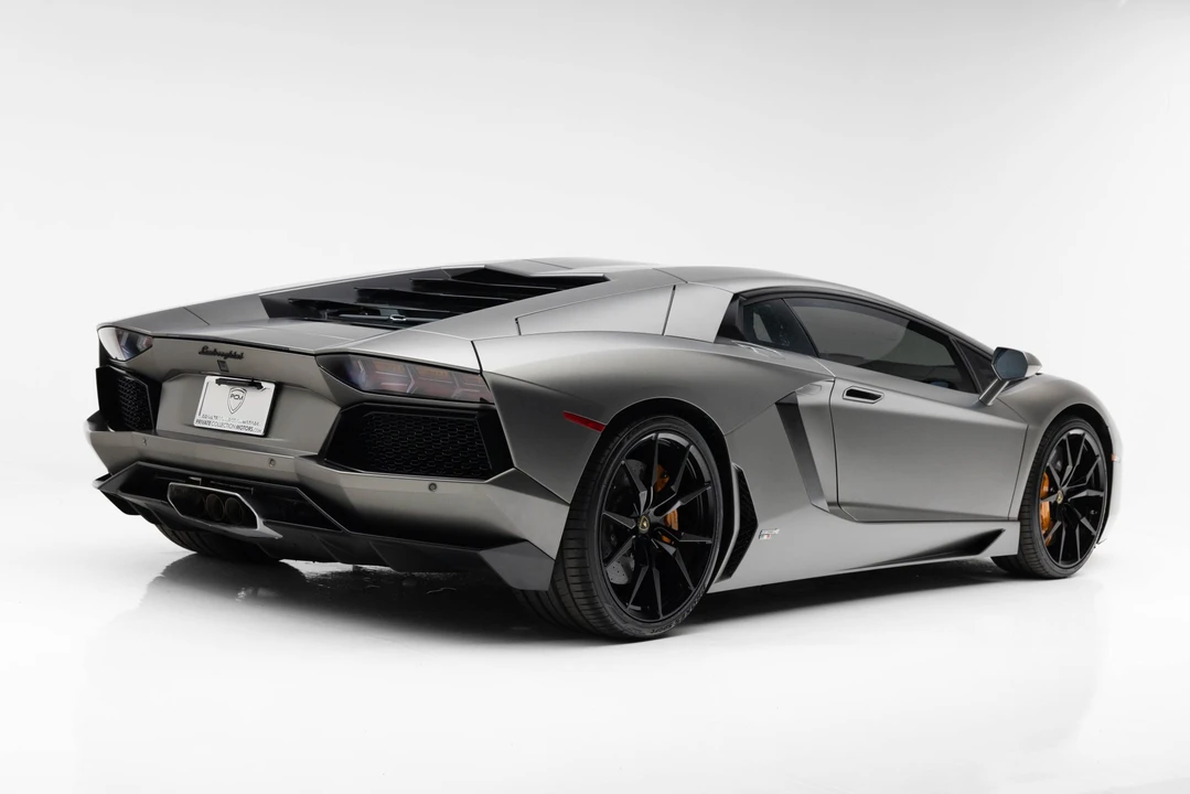 2013 Lamborghini Aventador LP700-4 - Image 9 of 31