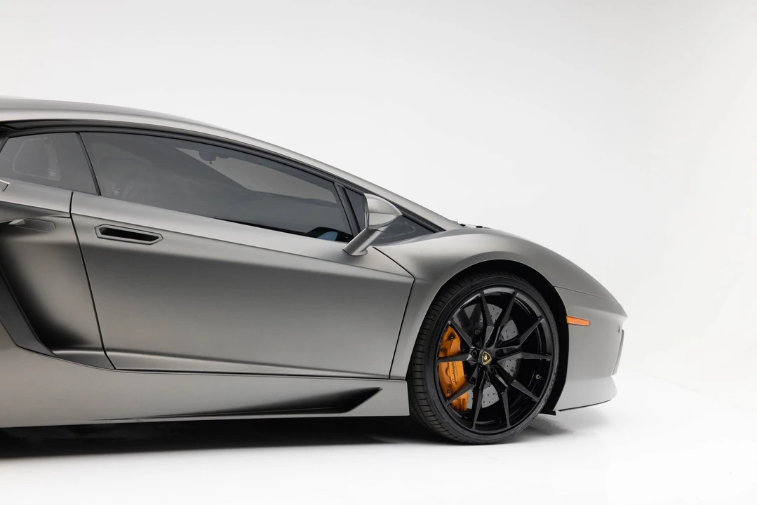 2013 Lamborghini Aventador LP700-4 - Image 28 of 31