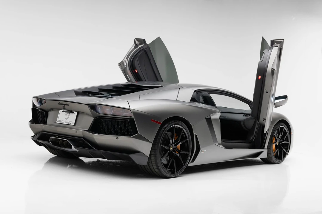 2013 Lamborghini Aventador LP700-4 - Image 11 of 31