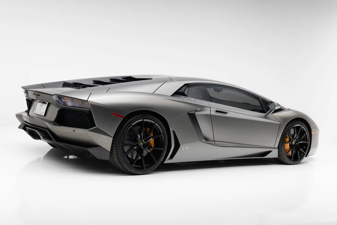 2013 Lamborghini Aventador LP700-4 - Image 8 of 31