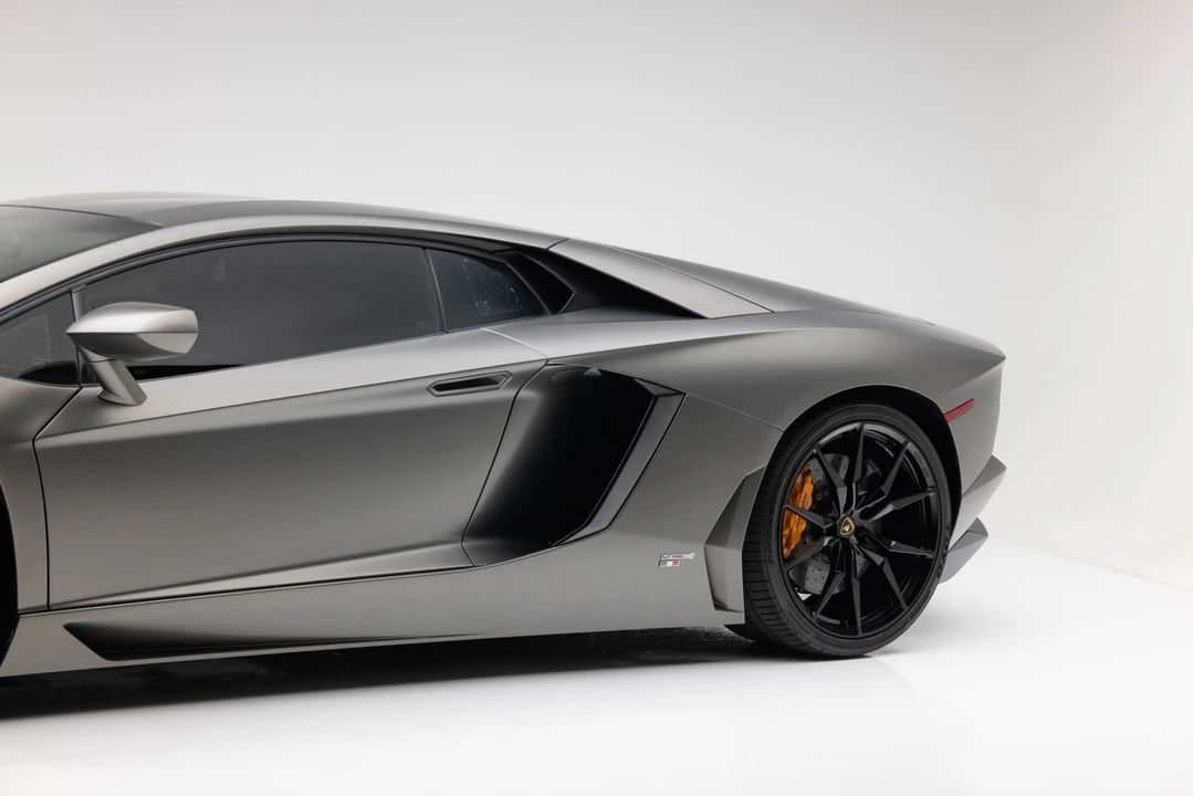 2013 Lamborghini Aventador LP700-4 - Image 29 of 31