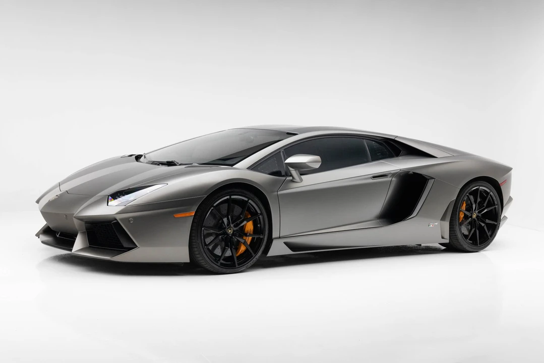 2013 Lamborghini Aventador LP700-4 - Image 2 of 31