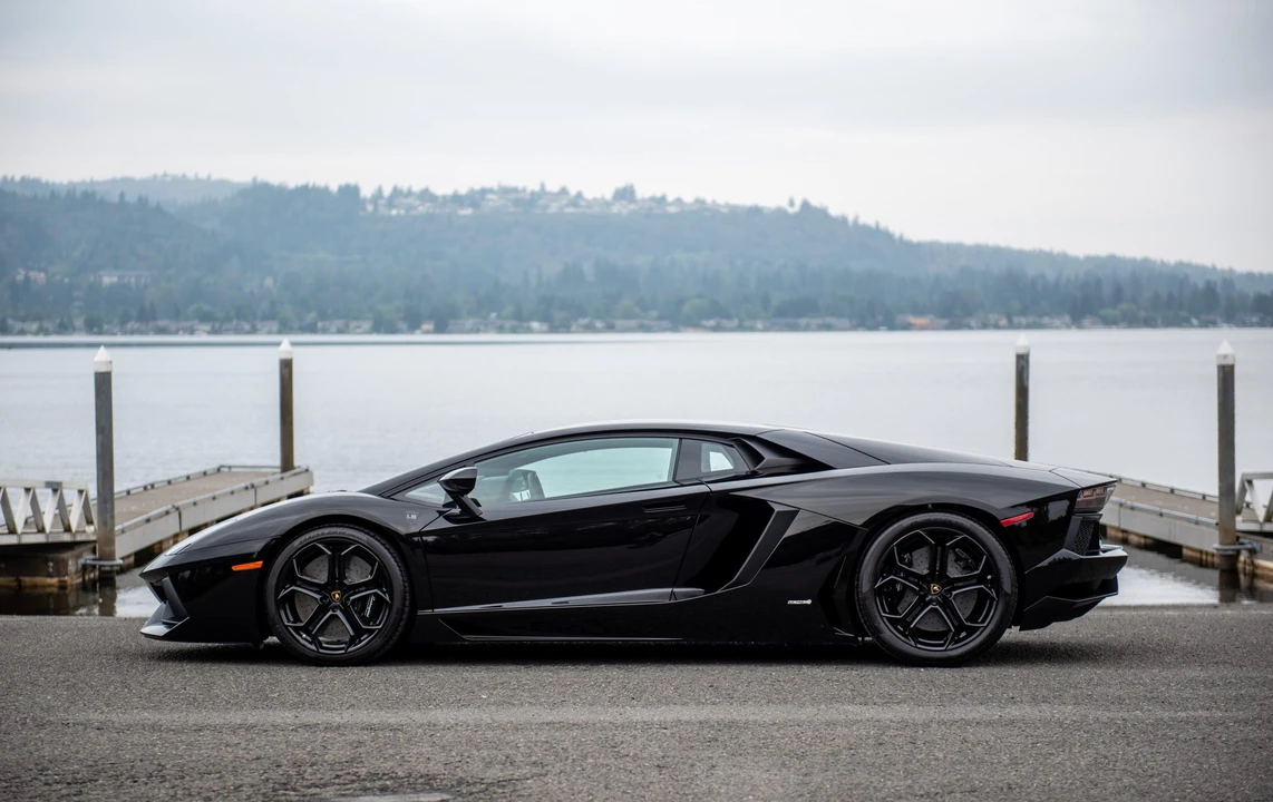 2013 Lamborghini Aventador LP700-4 - Image 5 of 31