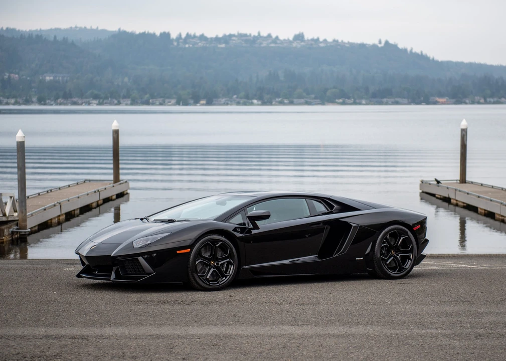 2013 Lamborghini Aventador LP700-4 - Image 2 of 31