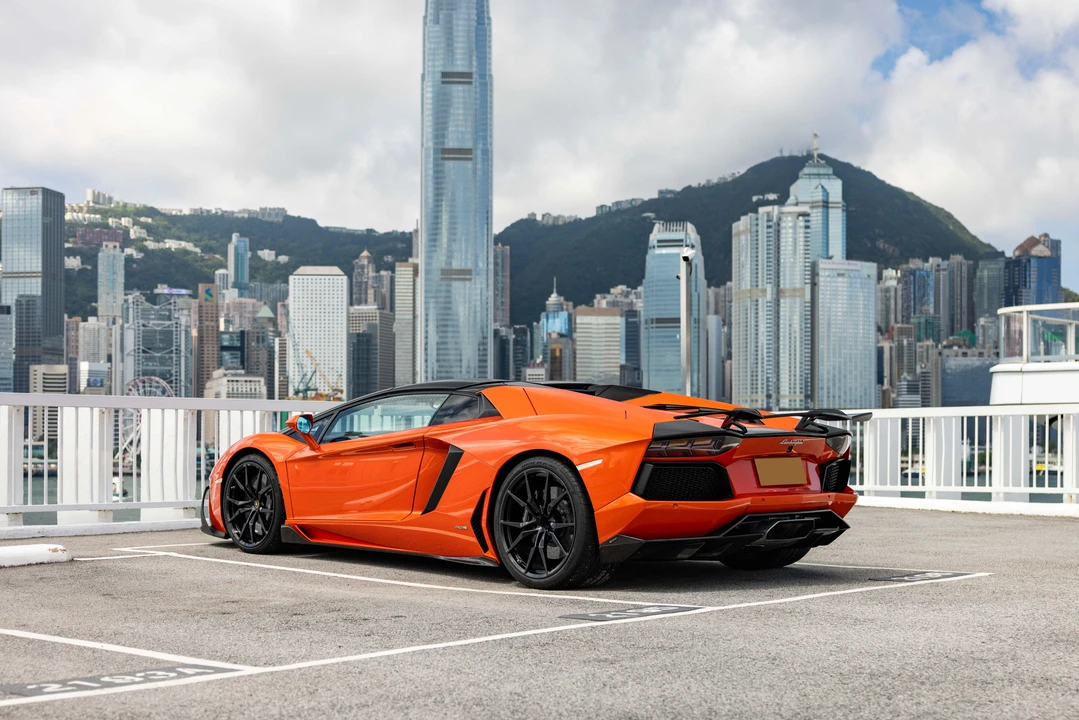 2013 Lamborghini Aventador LP700-4 Roadster - Image 6 of 31