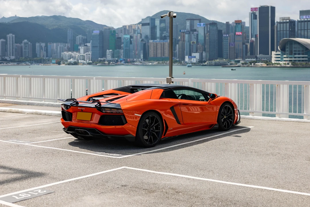 2013 Lamborghini Aventador LP700-4 Roadster - Image 4 of 31