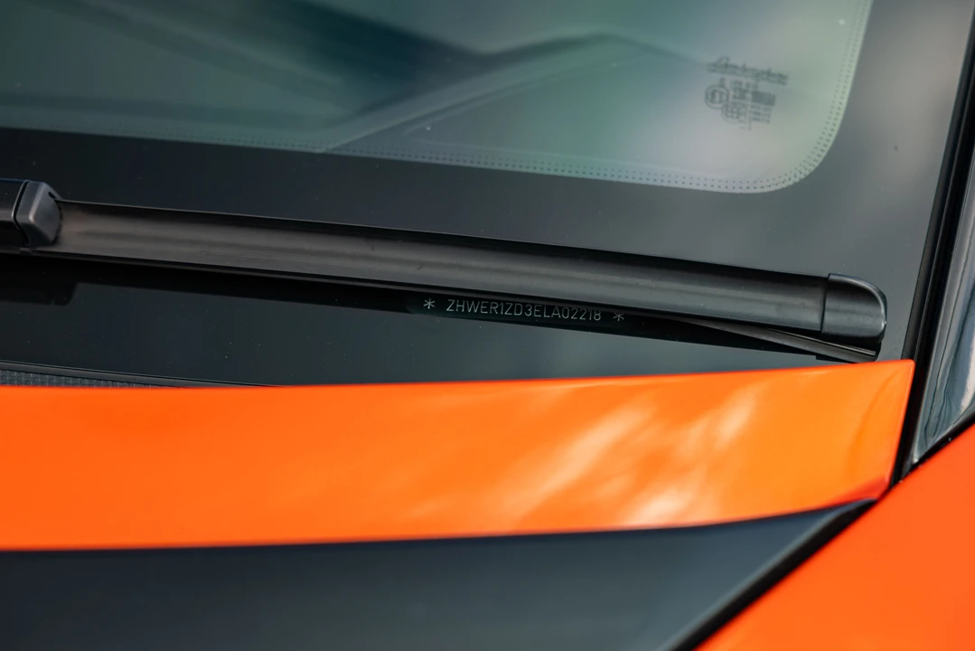 2013 Lamborghini Aventador LP700-4 Roadster - Image 16 of 31