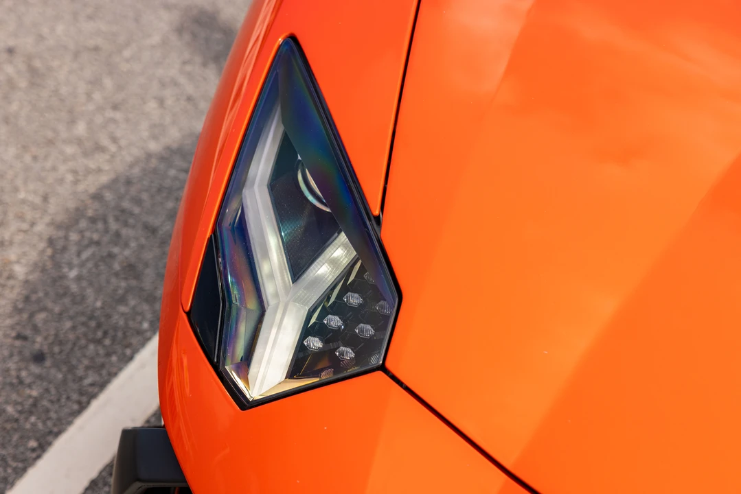 2013 Lamborghini Aventador LP700-4 Roadster - Image 24 of 31