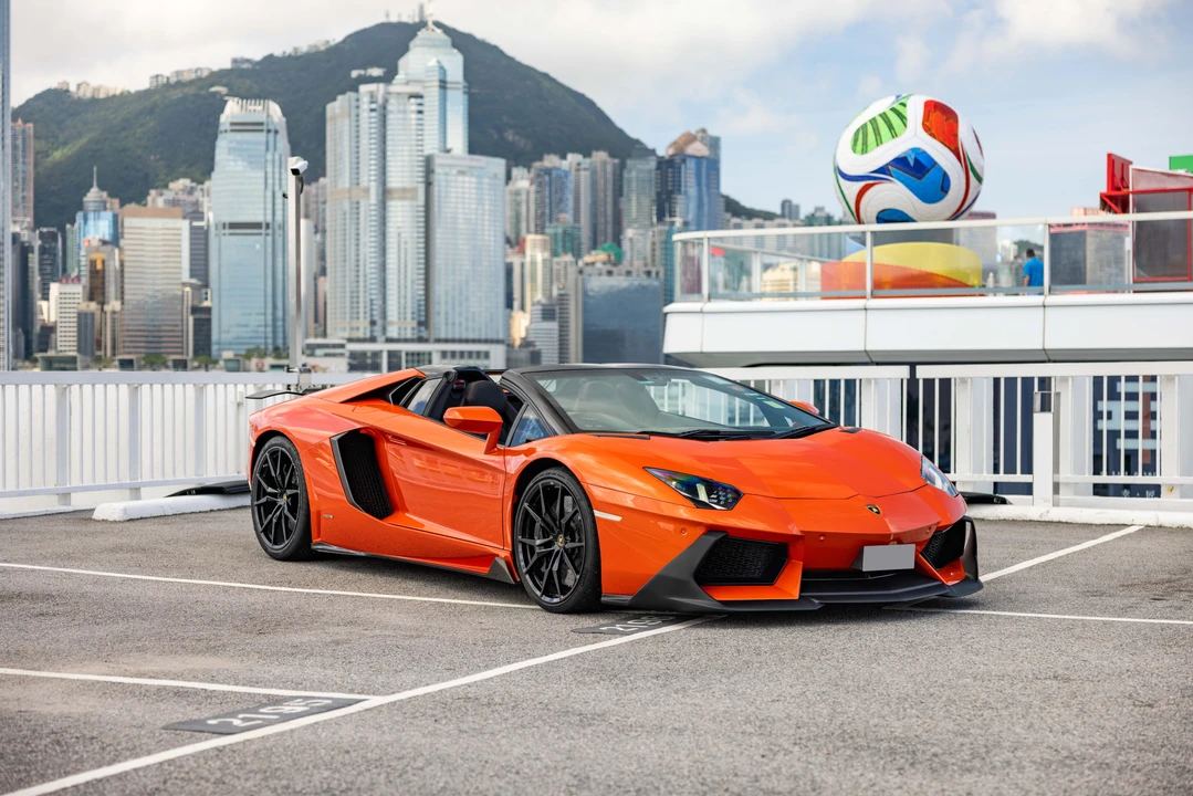 2013 Lamborghini Aventador LP700-4 Roadster - Image 3 of 31