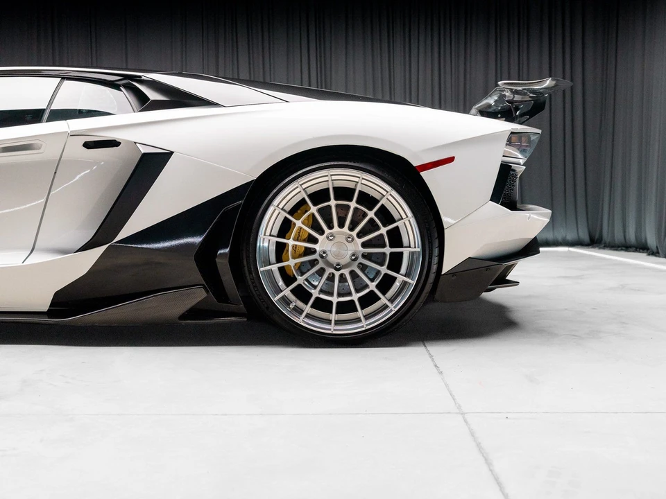 2013 Lamborghini Aventador LP700-4 - Image 5 of 12