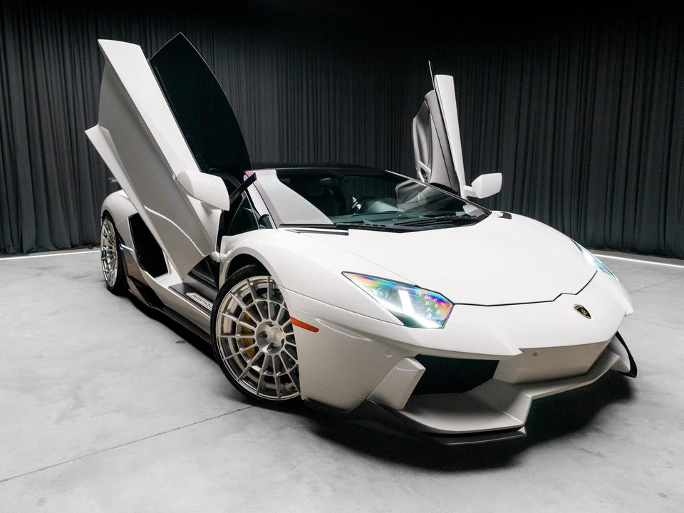 2013 Lamborghini Aventador LP700-4 - Image 8 of 12