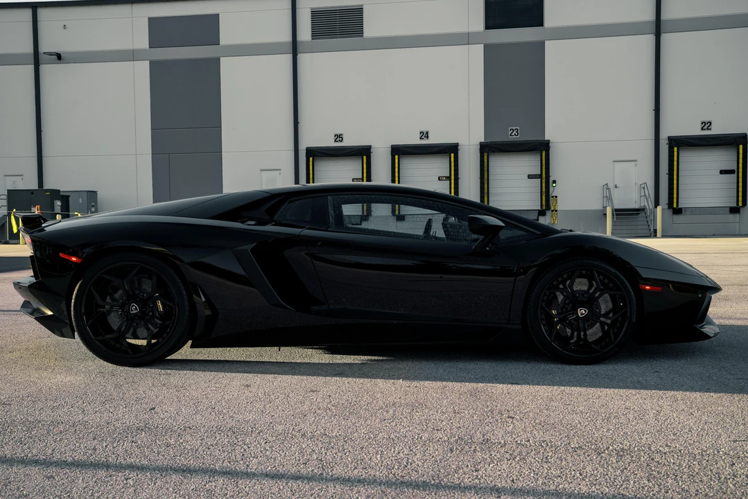 2013 Lamborghini Aventador LP700-4 - Image 8 of 31