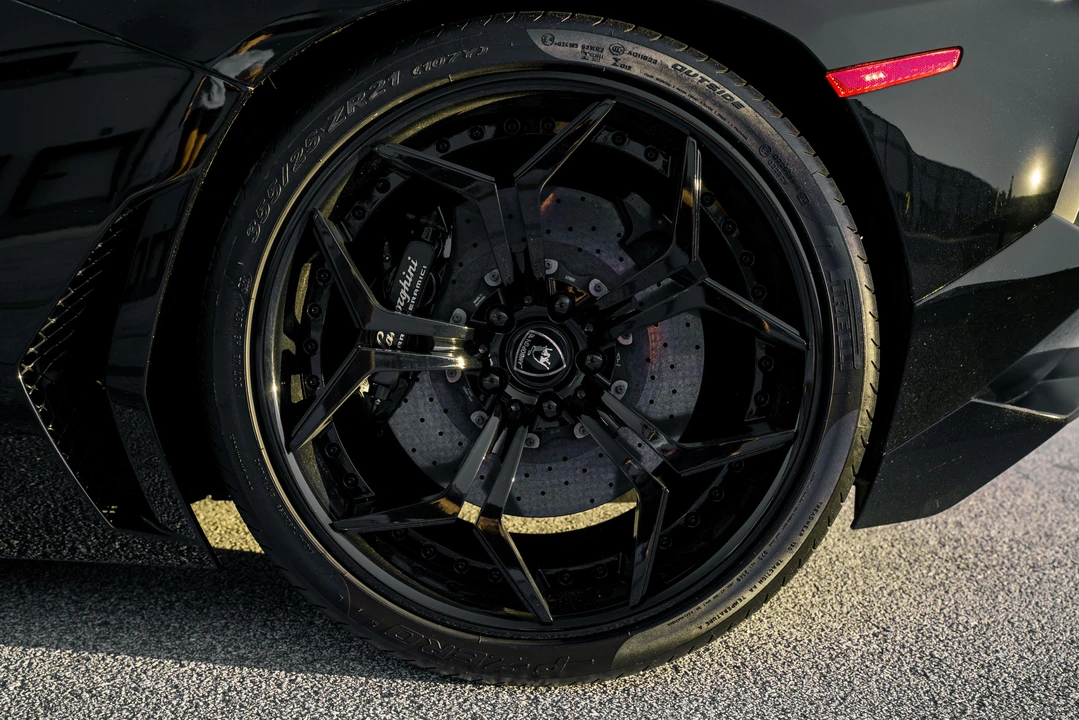 2013 Lamborghini Aventador LP700-4 - Image 30 of 31