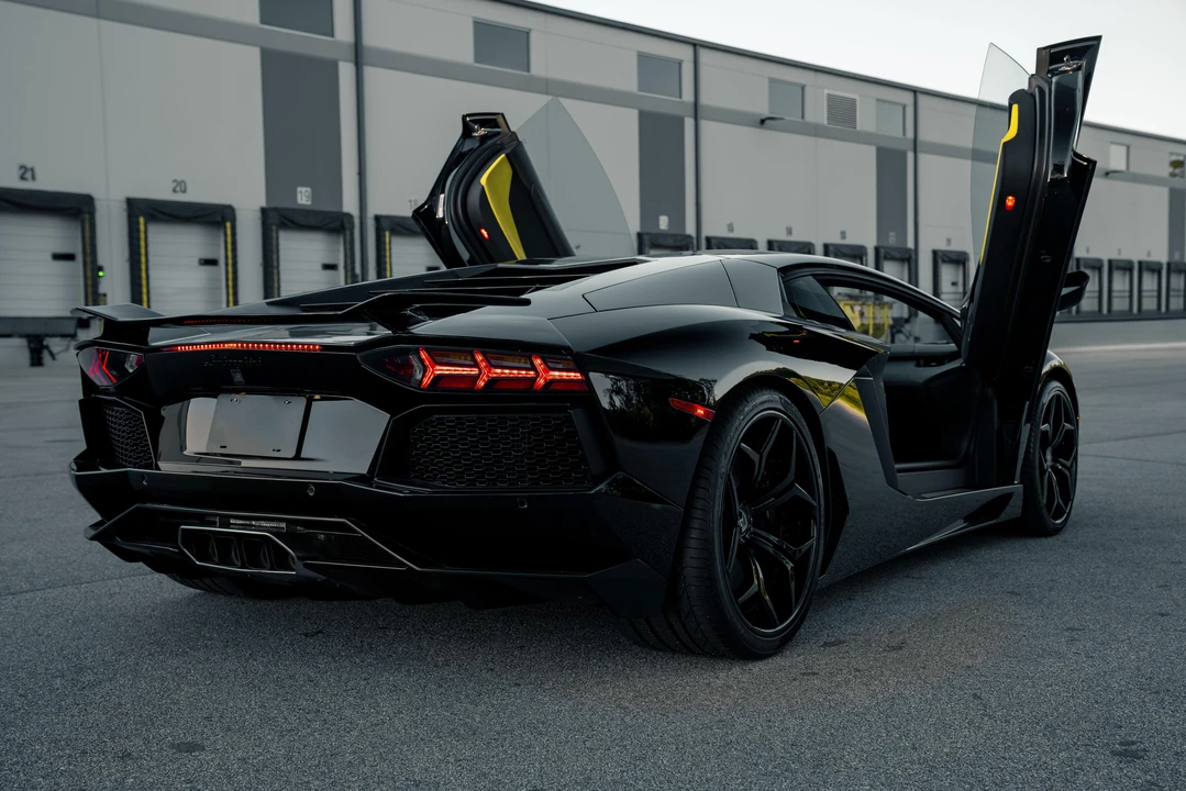 2013 Lamborghini Aventador LP700-4 - Image 18 of 31