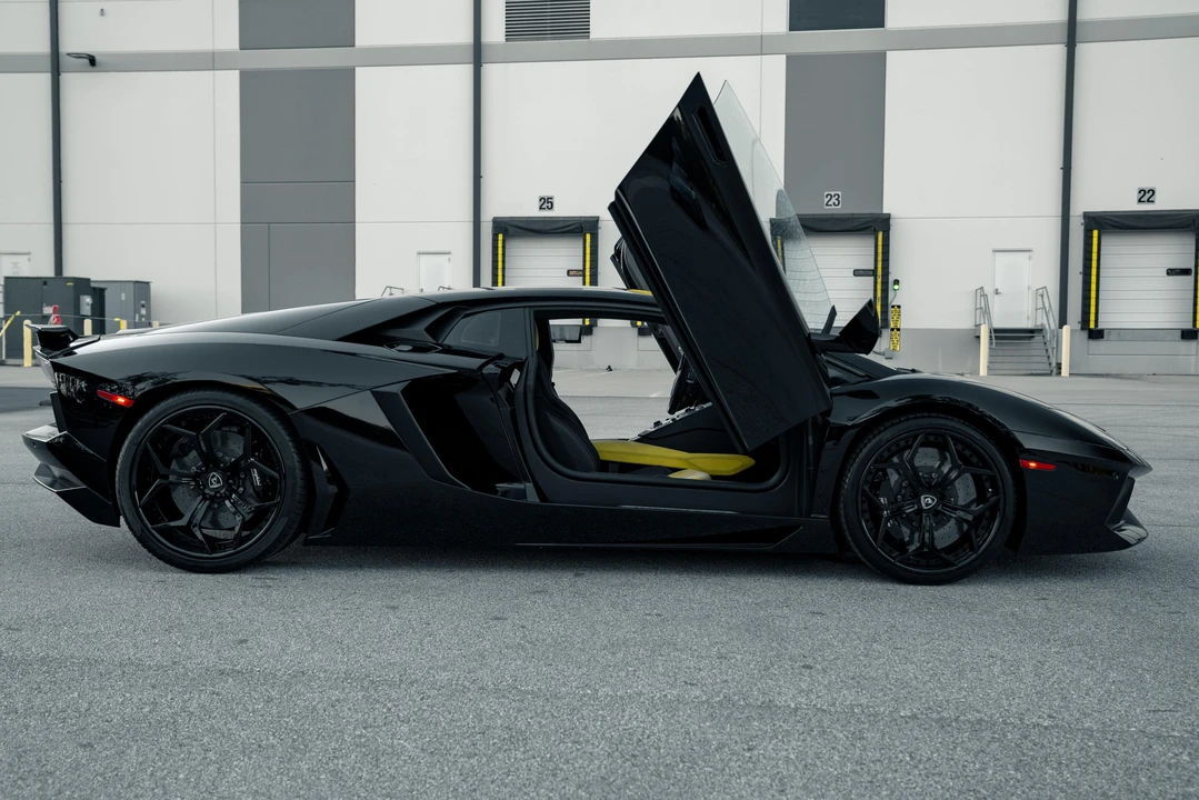 2013 Lamborghini Aventador LP700-4 - Image 19 of 31