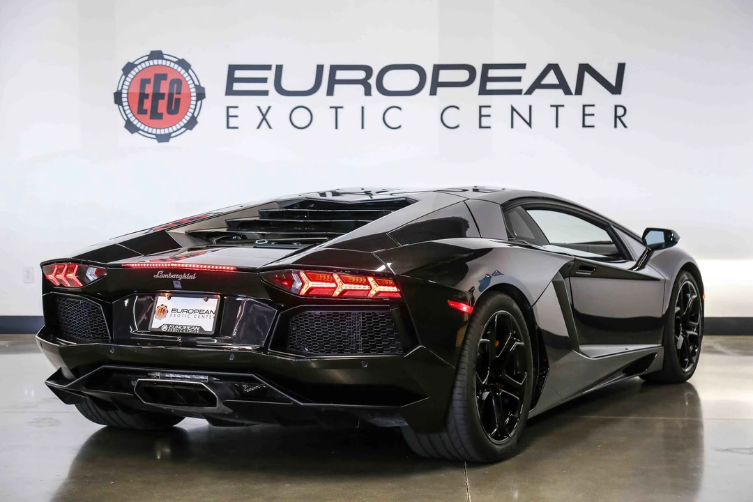 2013 Lamborghini Aventador LP700-4 - Image 12 of 31