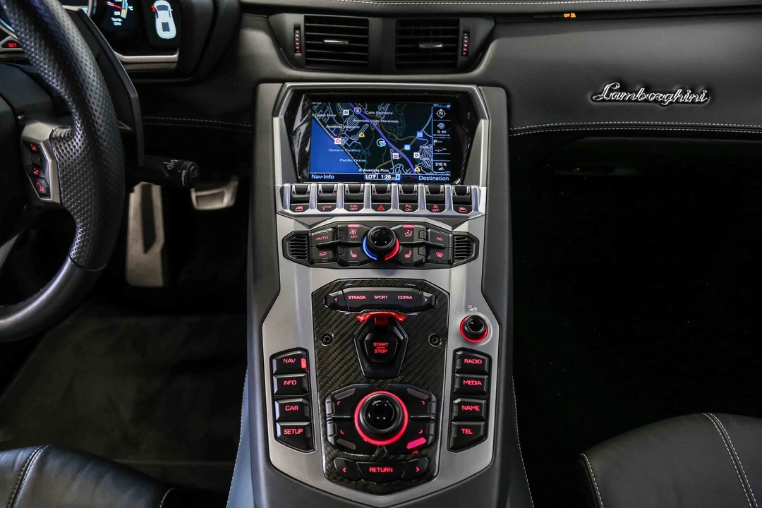 2013 Lamborghini Aventador LP700-4 - Image 28 of 31