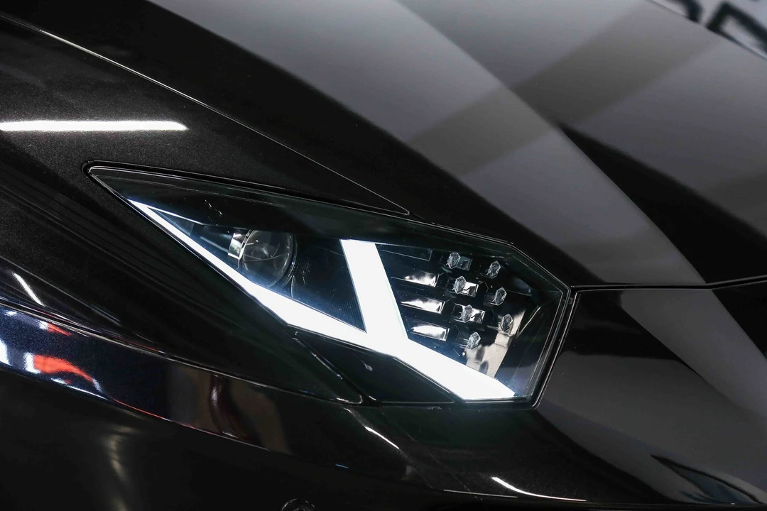 2013 Lamborghini Aventador LP700-4 - Image 17 of 31
