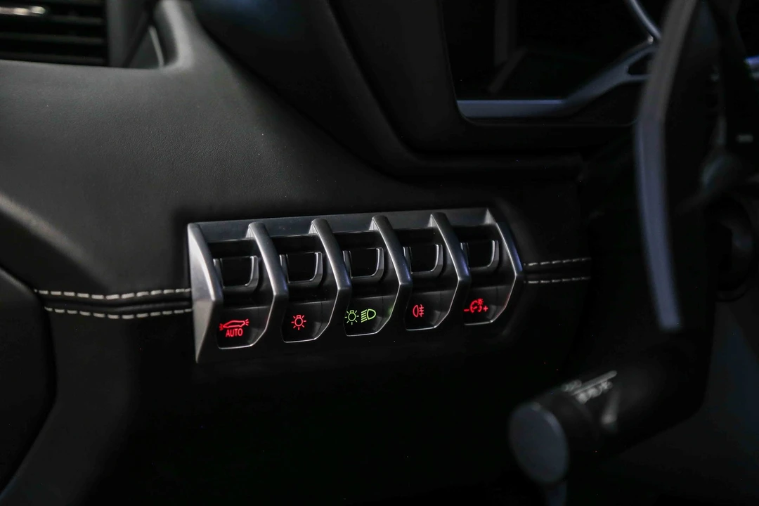 2013 Lamborghini Aventador LP700-4 - Image 27 of 31